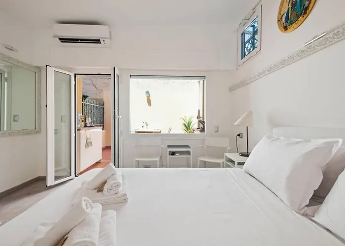 Hostme Flat Metro Spagna * Roma