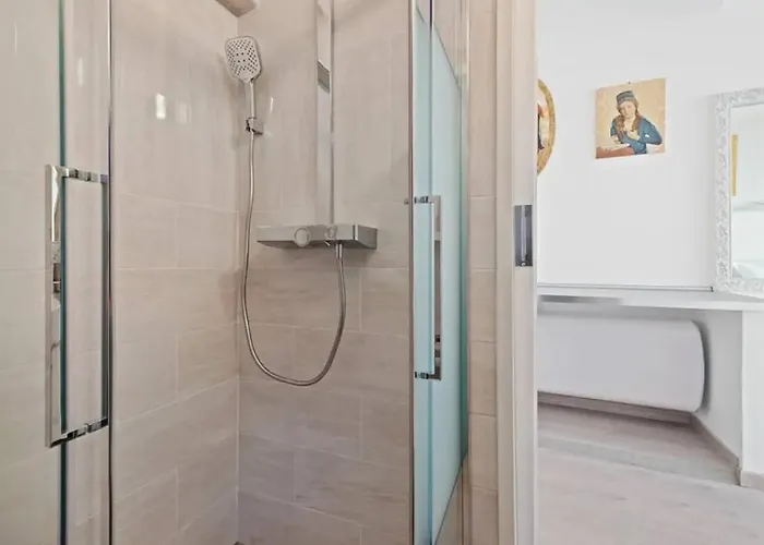 Hostme Flat Metro Spagna Apartamento